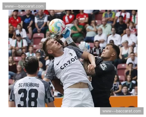 弗赖堡后卫奥格布斯评分6.4 七次解围四次拦截防守稳定